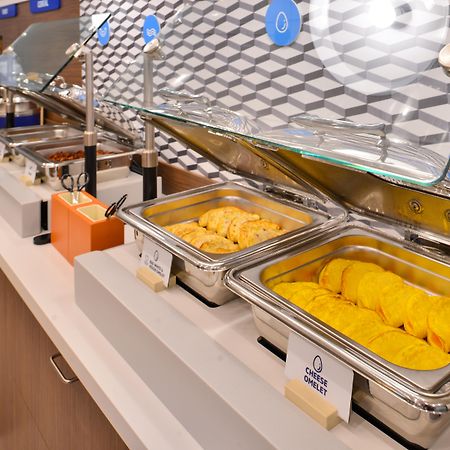 Holiday Inn Express Boston-Milford By Ihg Bagian luar foto