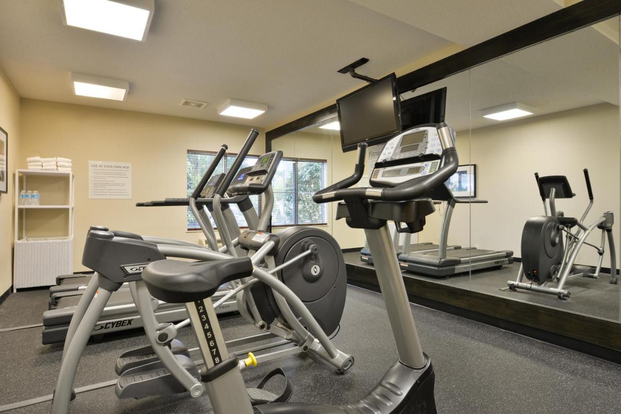 Holiday Inn Express Boston-Milford By Ihg Bagian luar foto