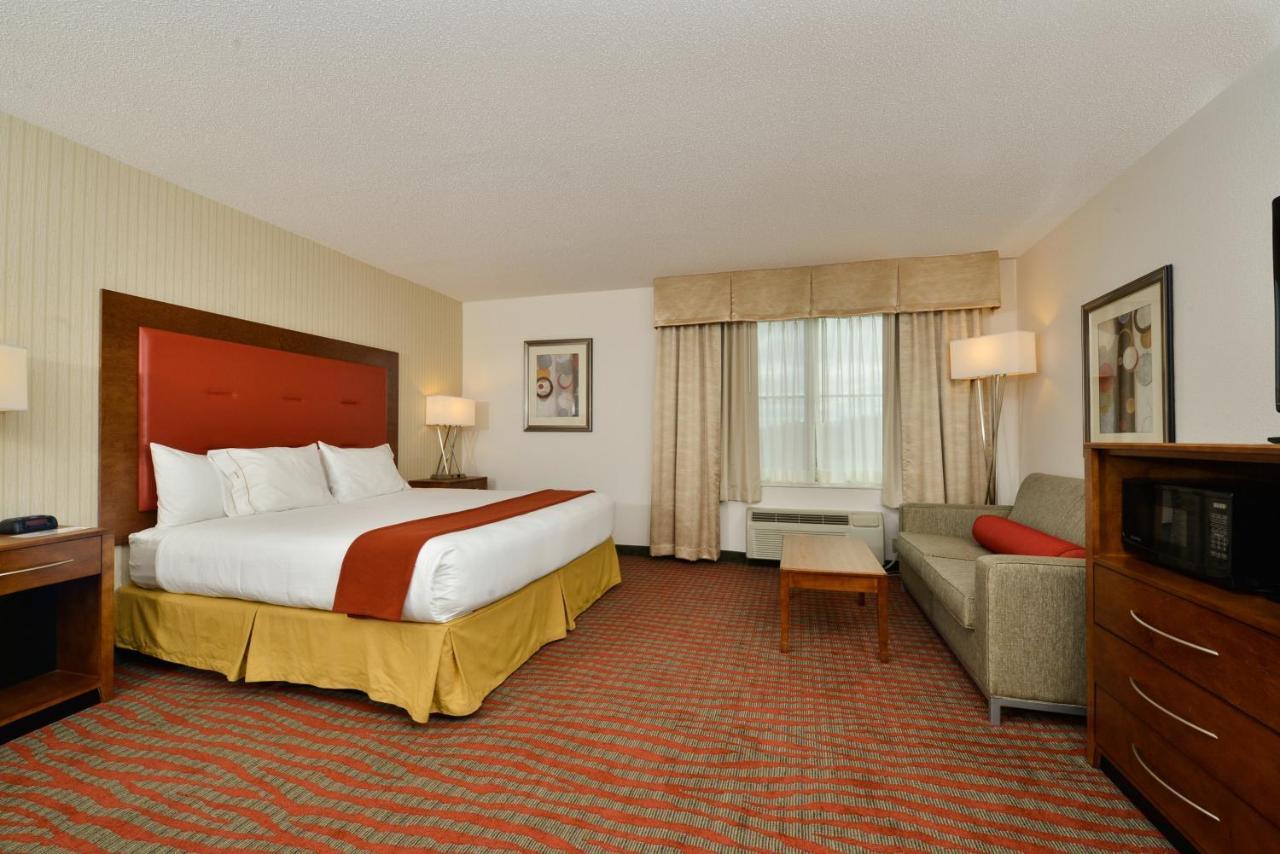 Holiday Inn Express Boston-Milford By Ihg Bagian luar foto