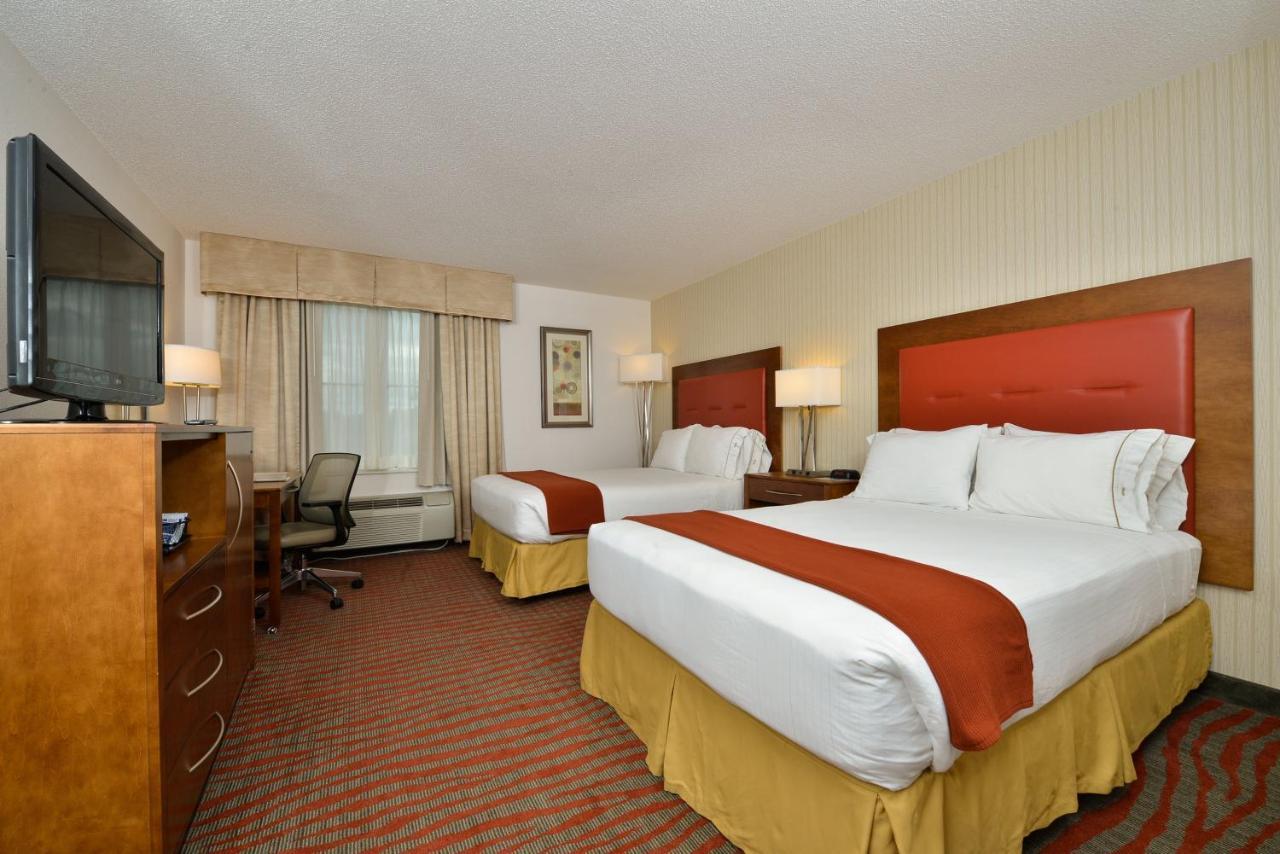 Holiday Inn Express Boston-Milford By Ihg Bagian luar foto