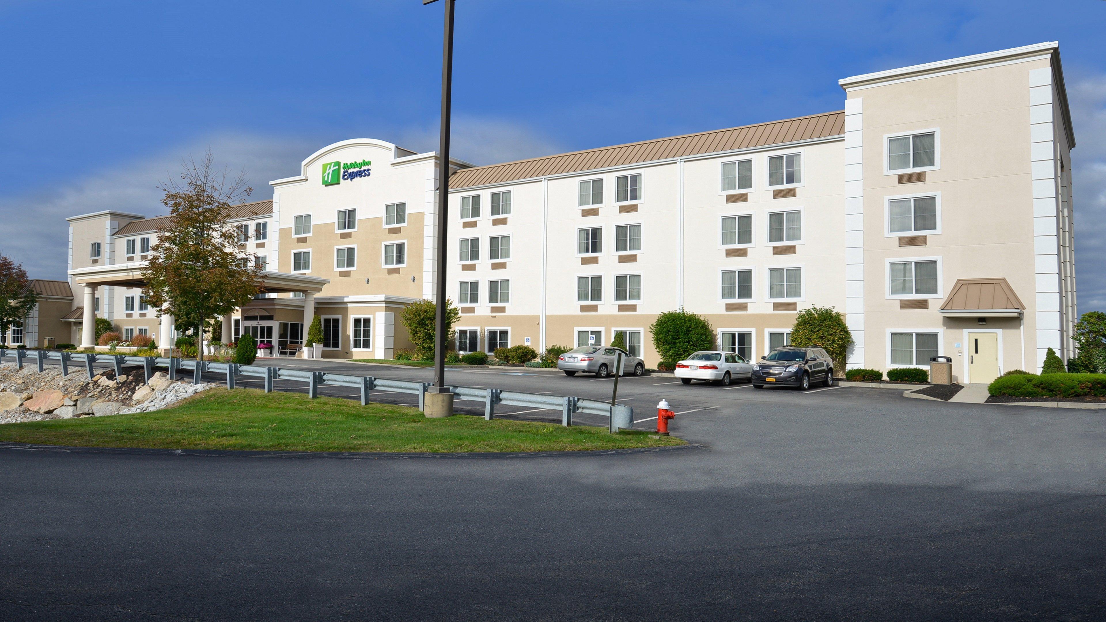 Holiday Inn Express Boston-Milford By Ihg Bagian luar foto