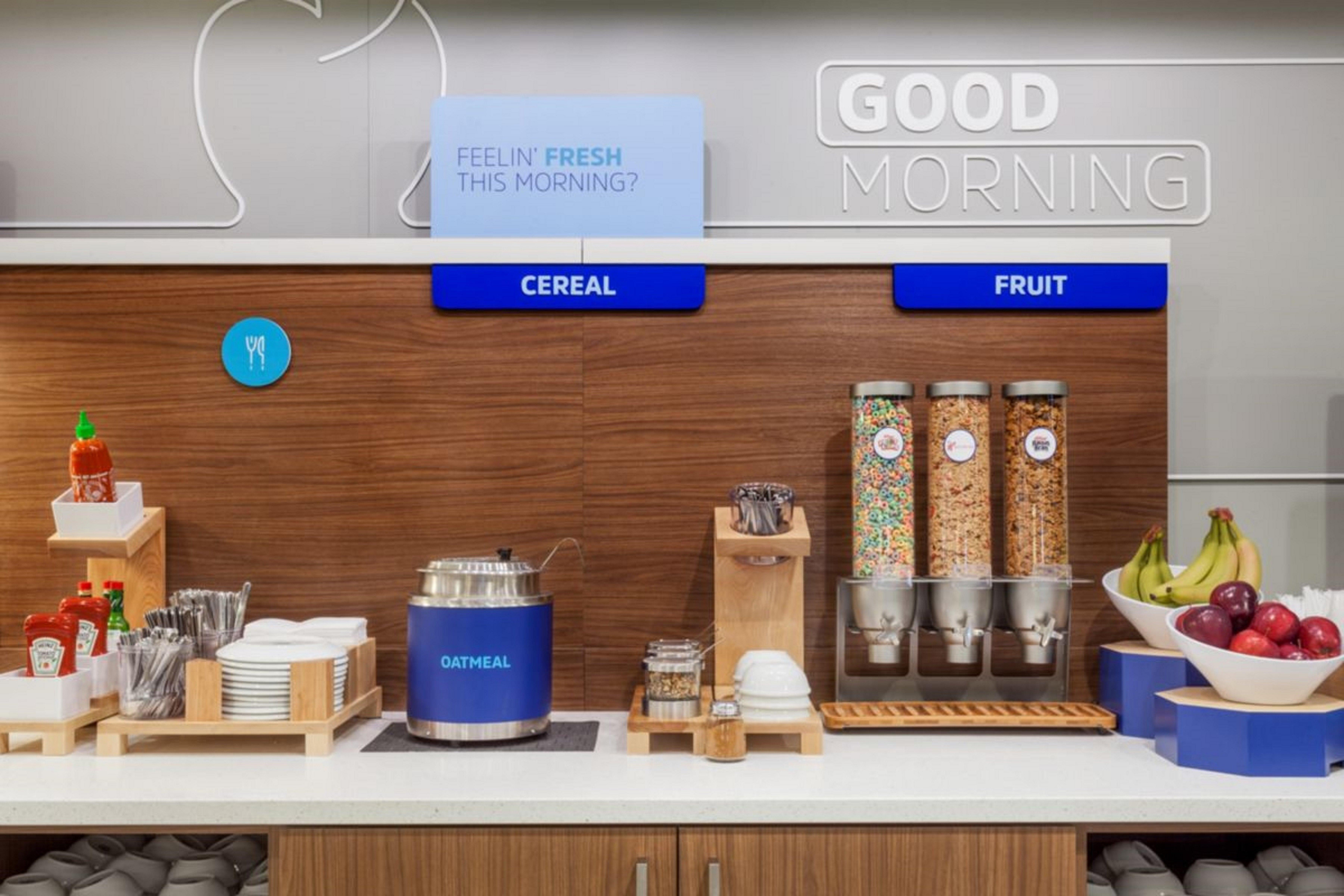 Holiday Inn Express Boston-Milford By Ihg Bagian luar foto