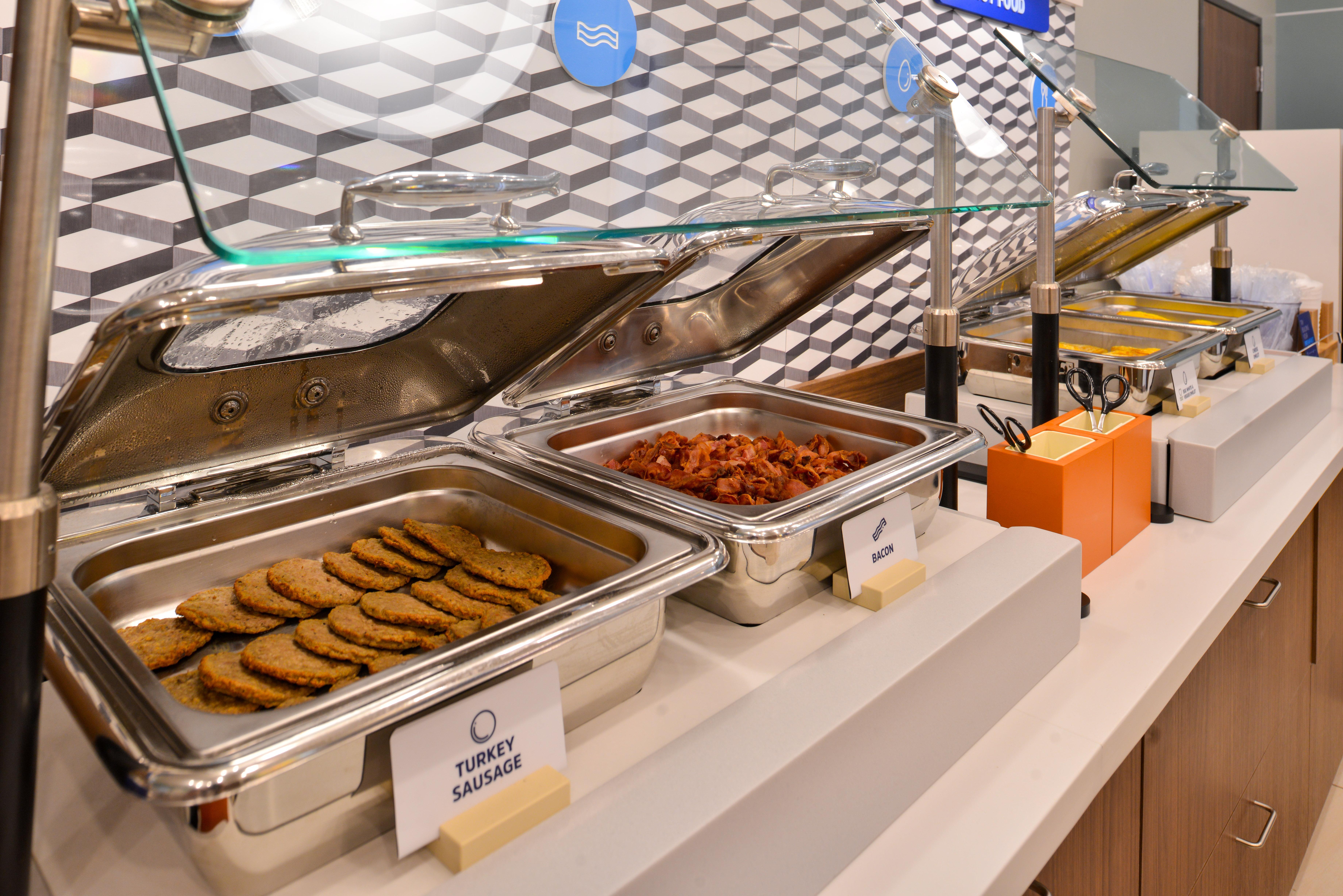 Holiday Inn Express Boston-Milford By Ihg Bagian luar foto