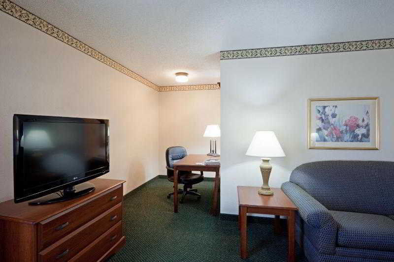 Holiday Inn Express Boston-Milford By Ihg Ruang foto