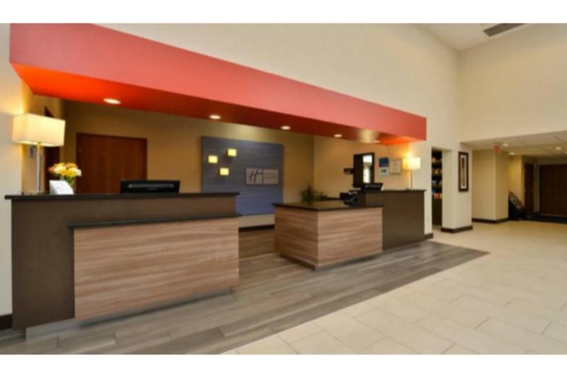 Holiday Inn Express Boston-Milford By Ihg Bagian luar foto